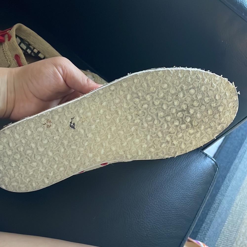 TOMS - Picture 2 of 4